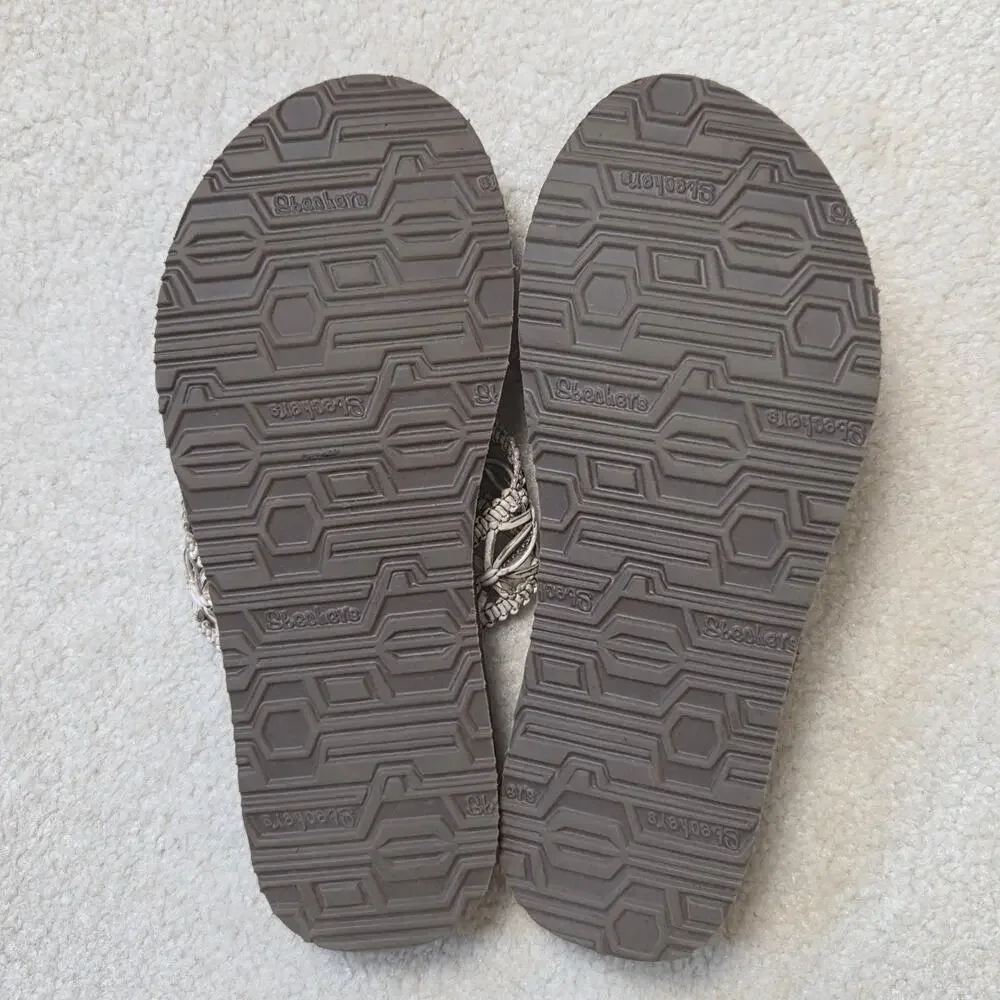 NWOT Skechers 7.5 Asana Yoga Foam Thong Flip Flop Sandals Macrame